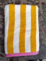 বাথরুম স্ট্রাইপড টাওয়াল 1 পিস yellow color - Image 2
